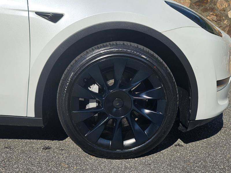 Used 2022 Tesla Model Y Long Range AWD/4WD image 17