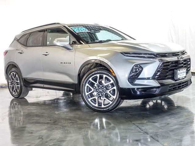 Certified 2025 Chevrolet Blazer RS image 2
