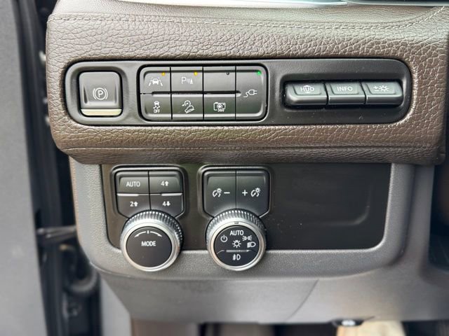 Used 2022 GMC Yukon Denali AWD/4WD image 16
