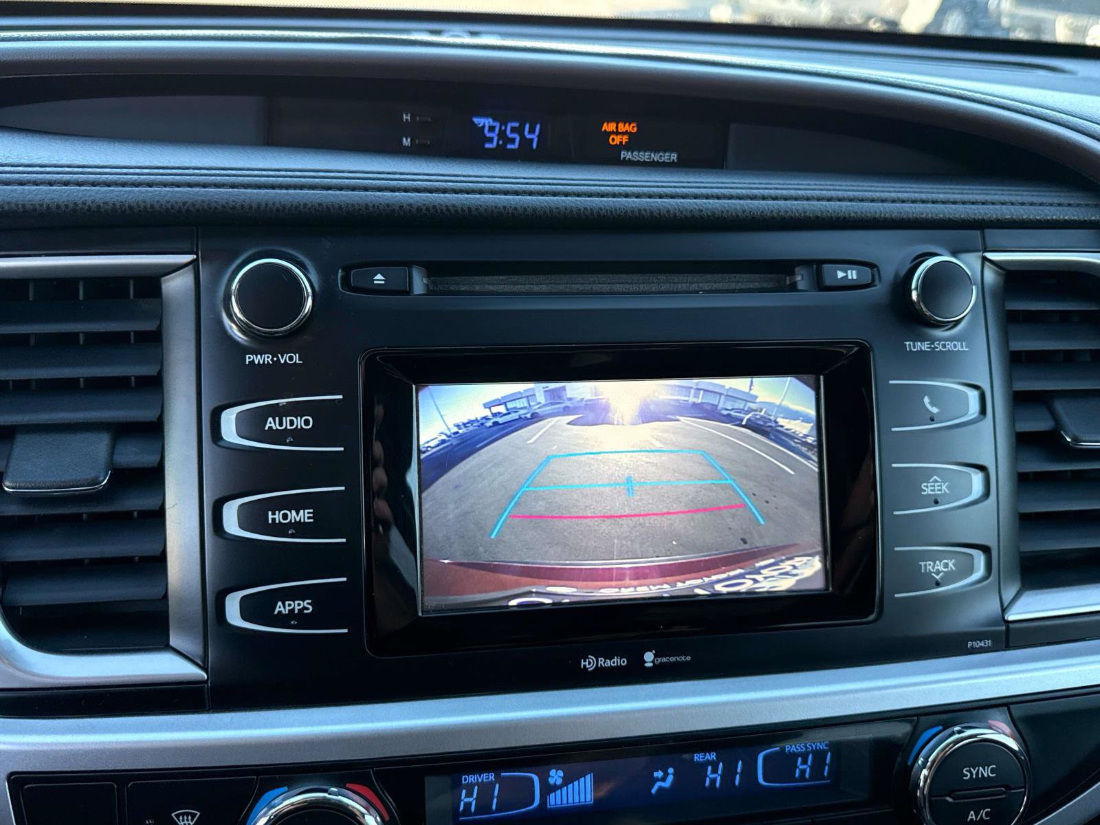 Used 2015 Toyota Highlander Plus AWD/4WD image 25