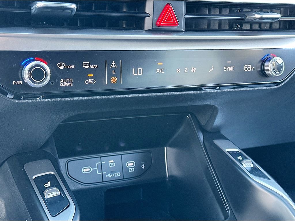 Used 2025 Kia Sorento S w/ Panoramic Sunroof Package image 16