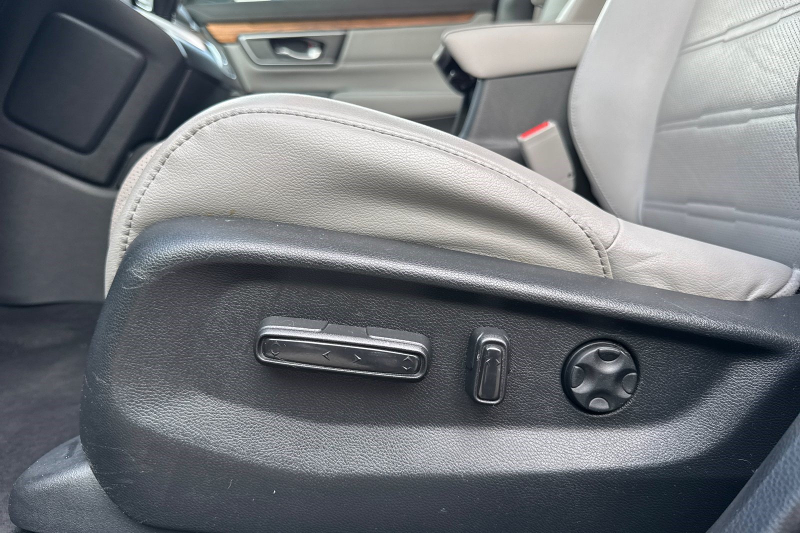 Used 2017 Honda CR-V Touring image 15