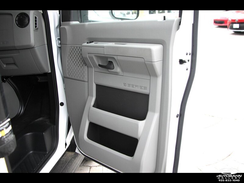 Used 2022 Ford E-450 and Econoline 450 Super Duty w/ Motorhome Prep Package RWD image 15