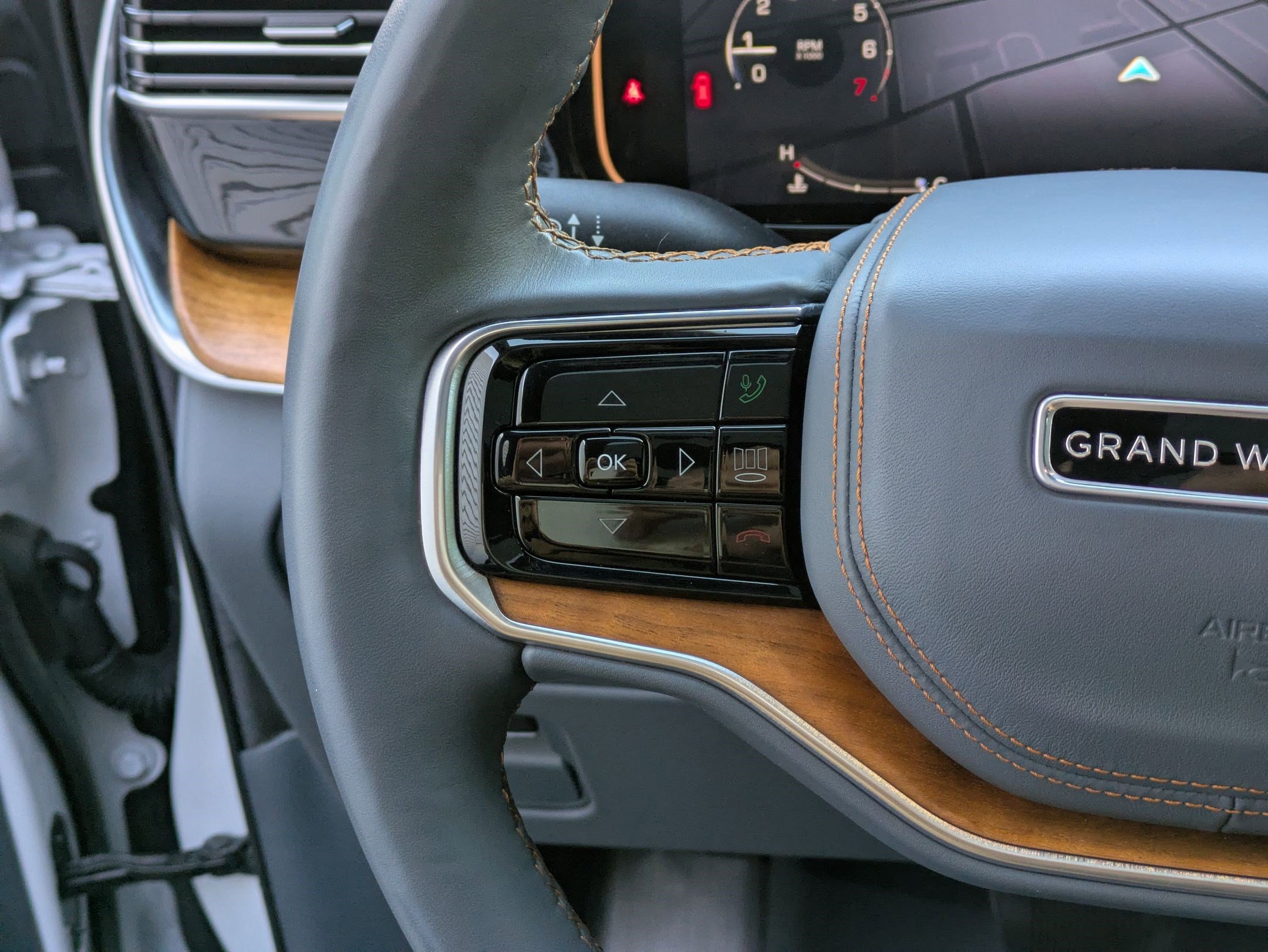 Used 2022 Jeep Grand Wagoneer Series II w/ Convenience Group III image 18