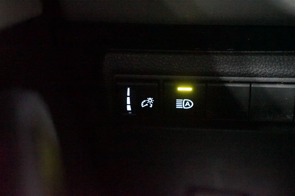 Certified 2025 Toyota Corolla LE image 22