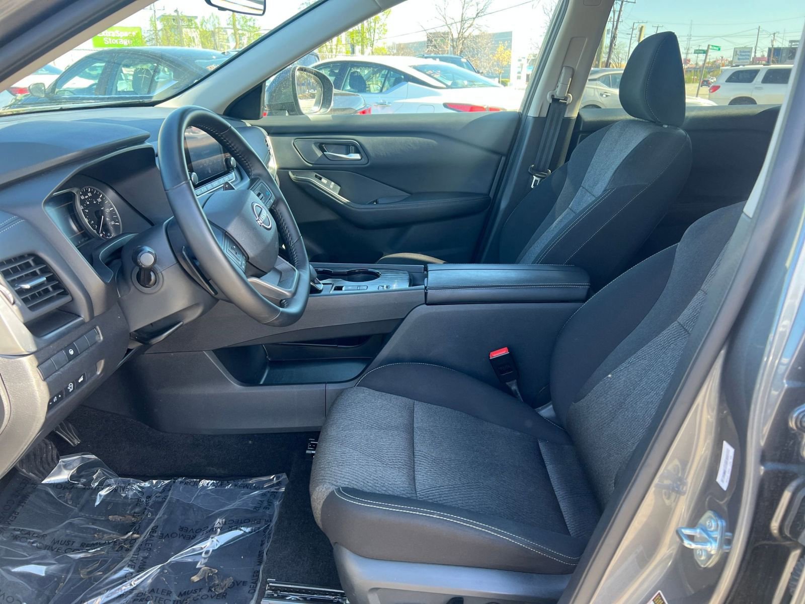 Used 2025 Nissan Rogue SV image 28