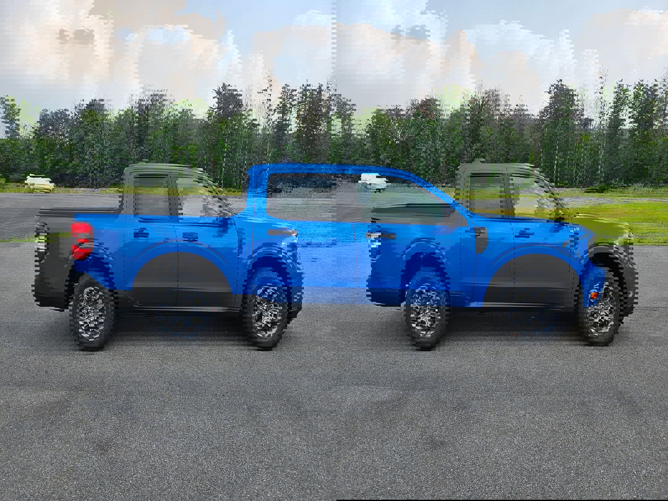 New 2025 Ford Maverick XLT w/ XLT Luxury Package image 2