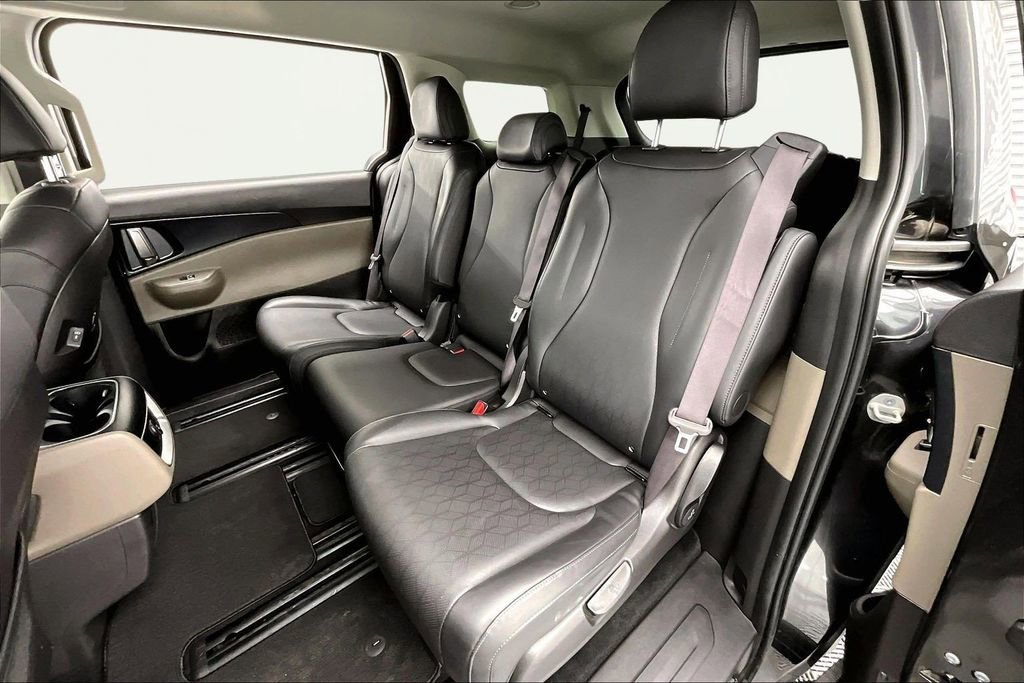 Used 2025 Kia Carnival image 26