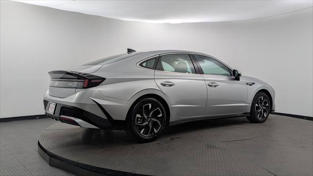 Used 2025 Hyundai Sonata SEL FWD image 8