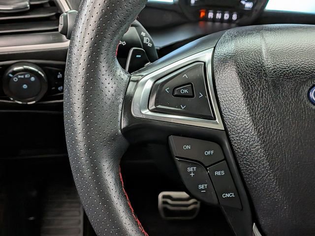 Used 2024 Ford Edge ST-Line w/ Class II Trailer Tow Package AWD/4WD image 32