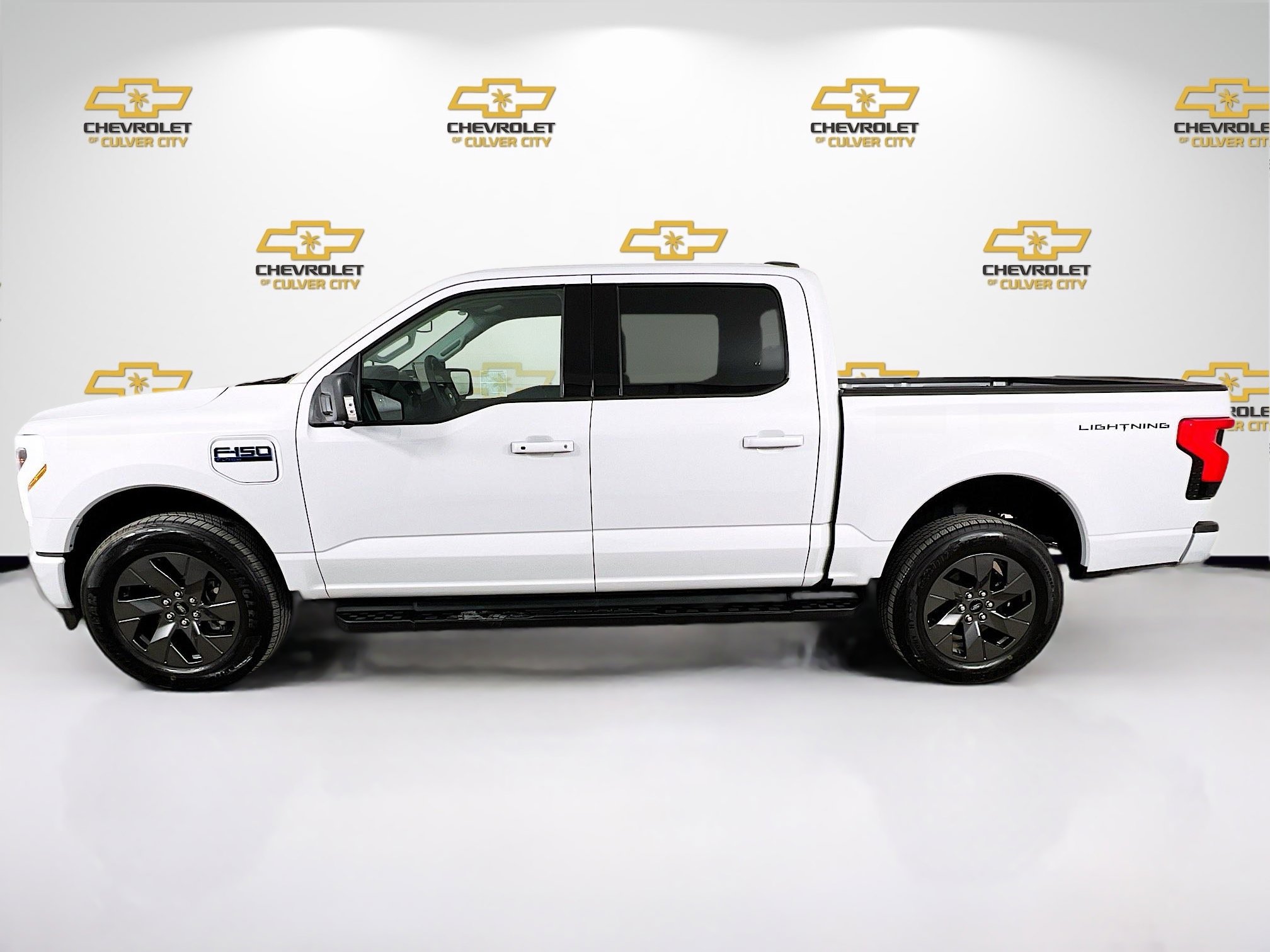 Used 2025 Ford F150 Lightning Flash image 4