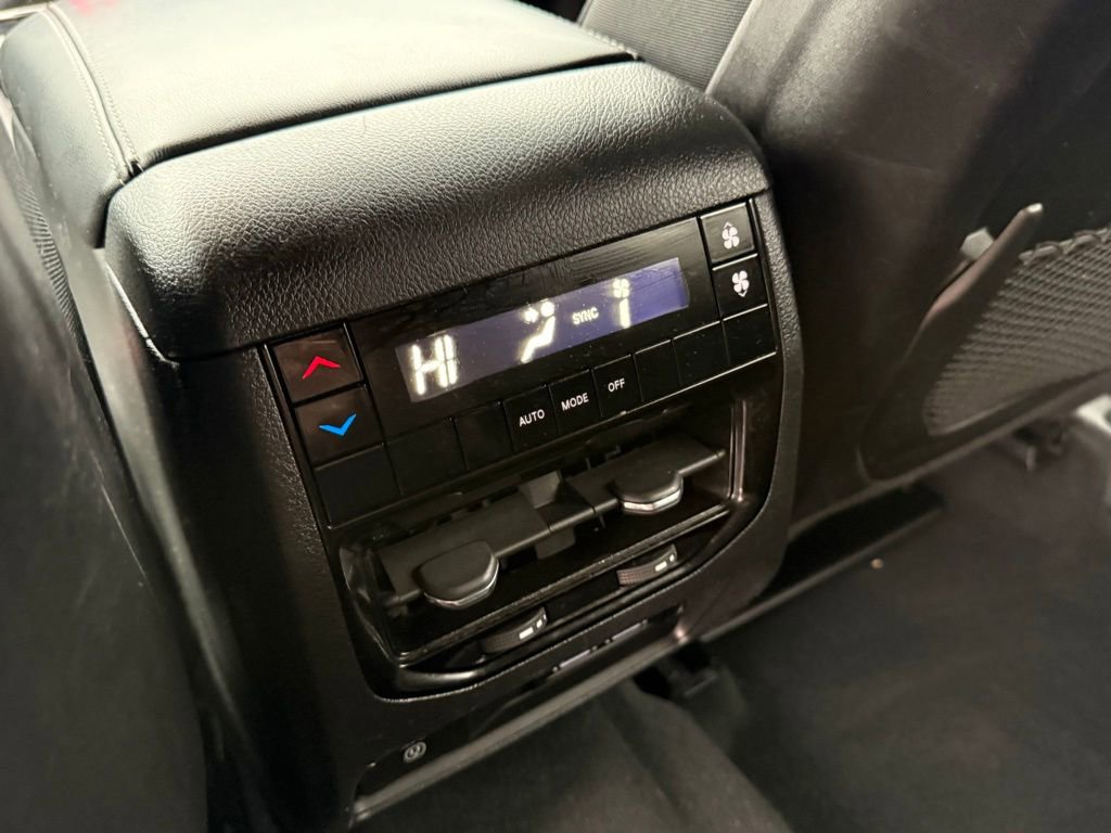 Used 2024 Jeep Grand Cherokee L Laredo image 25