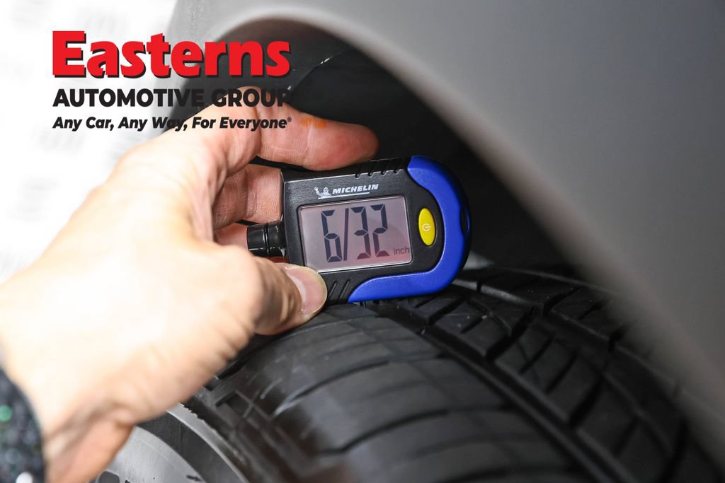 Used 2024 Nissan Pathfinder SV AWD/4WD image 29