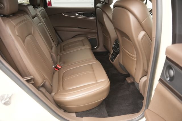 Used 2016 Lincoln MKX Reserve w/ Technology Package image 16