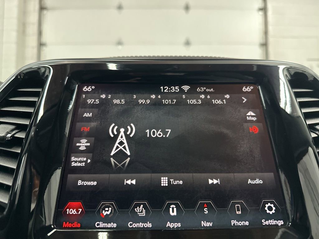 Used 2020 Jeep Cherokee Limited image 29