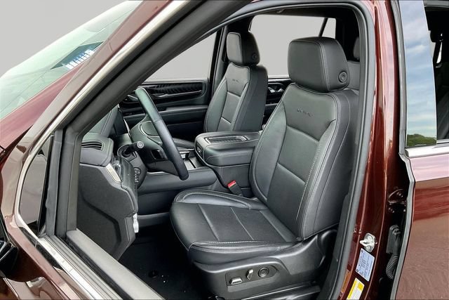Used 2023 GMC Yukon Denali AWD/4WD image 15