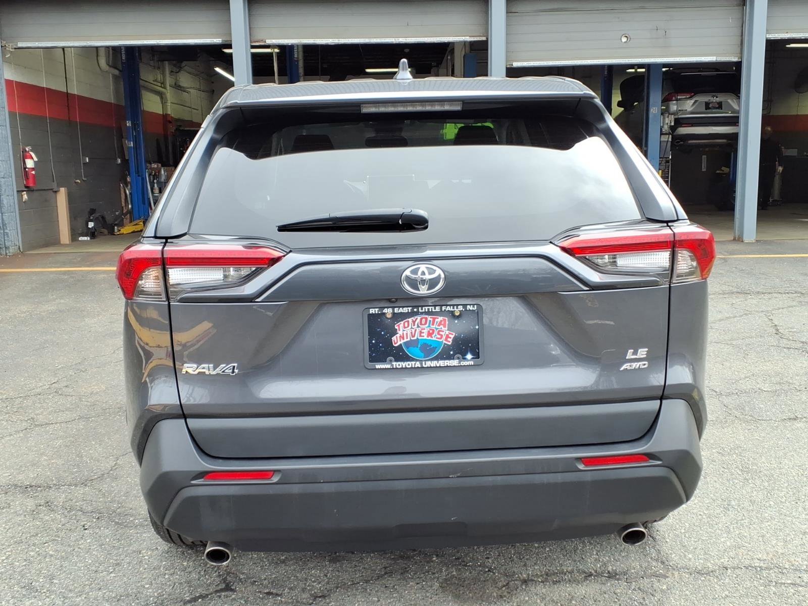 Certified 2024 Toyota RAV4 LE AWD/4WD image 5