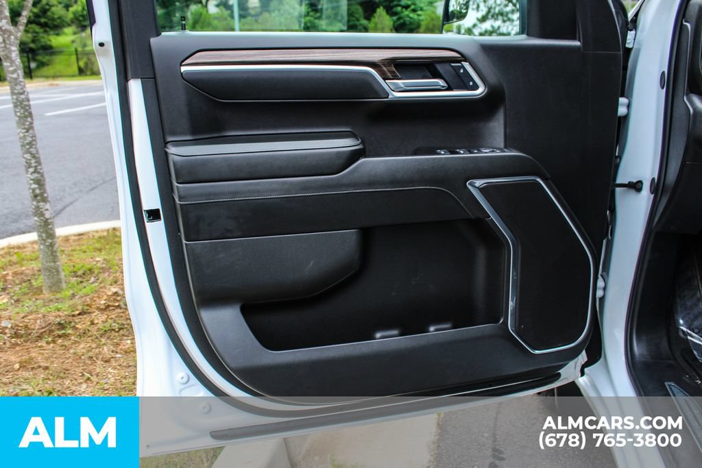 Used 2025 Chevrolet Silverado 1500 LT RWD image 36
