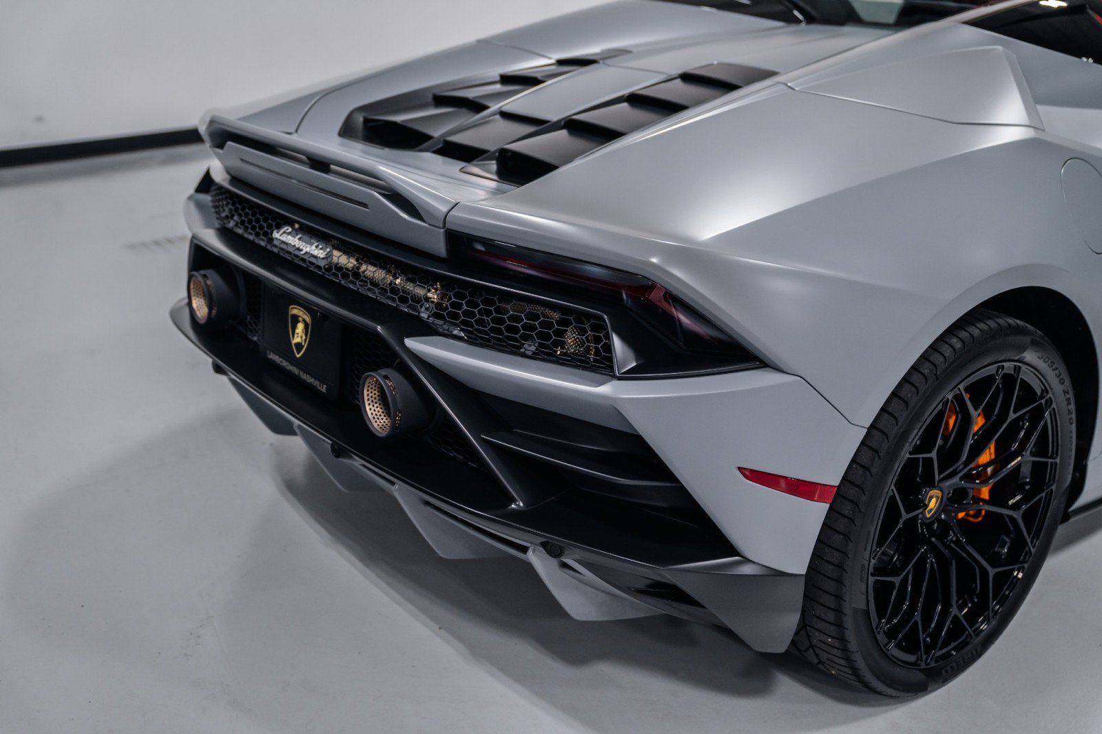 Used 2024 Lamborghini Huracan EVO AWD/4WD image 34