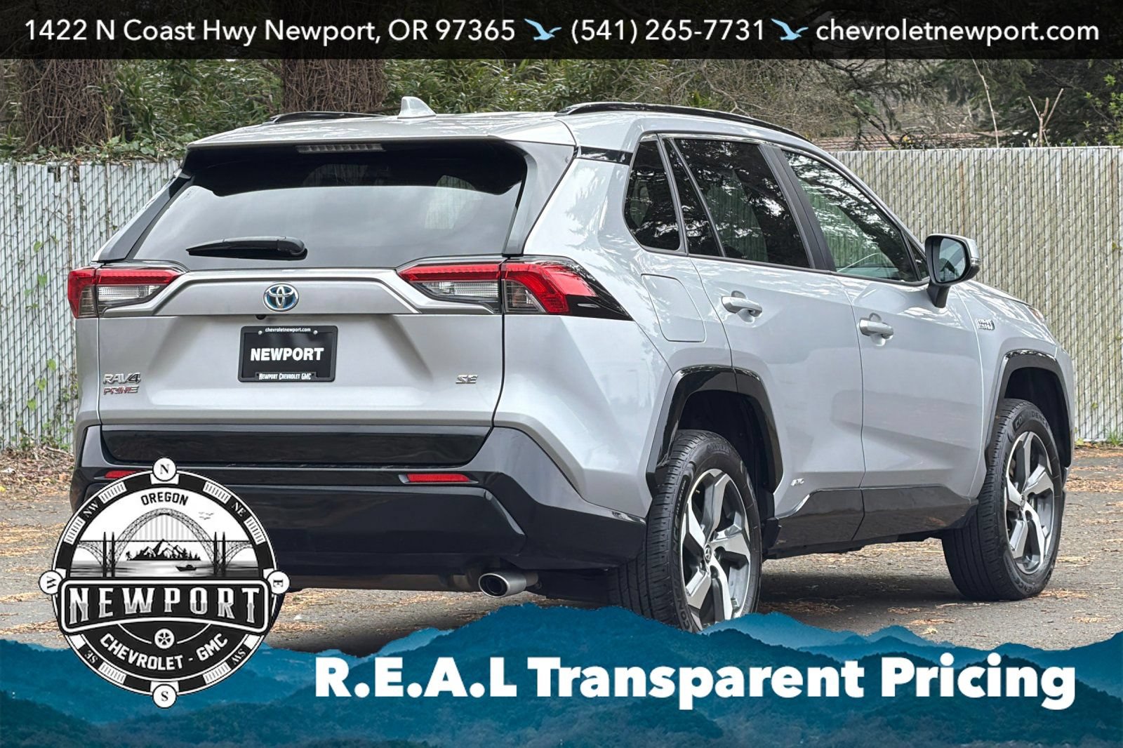 Used 2022 Toyota RAV4 SE w/ Weather & Moonroof Package AWD/4WD image 4