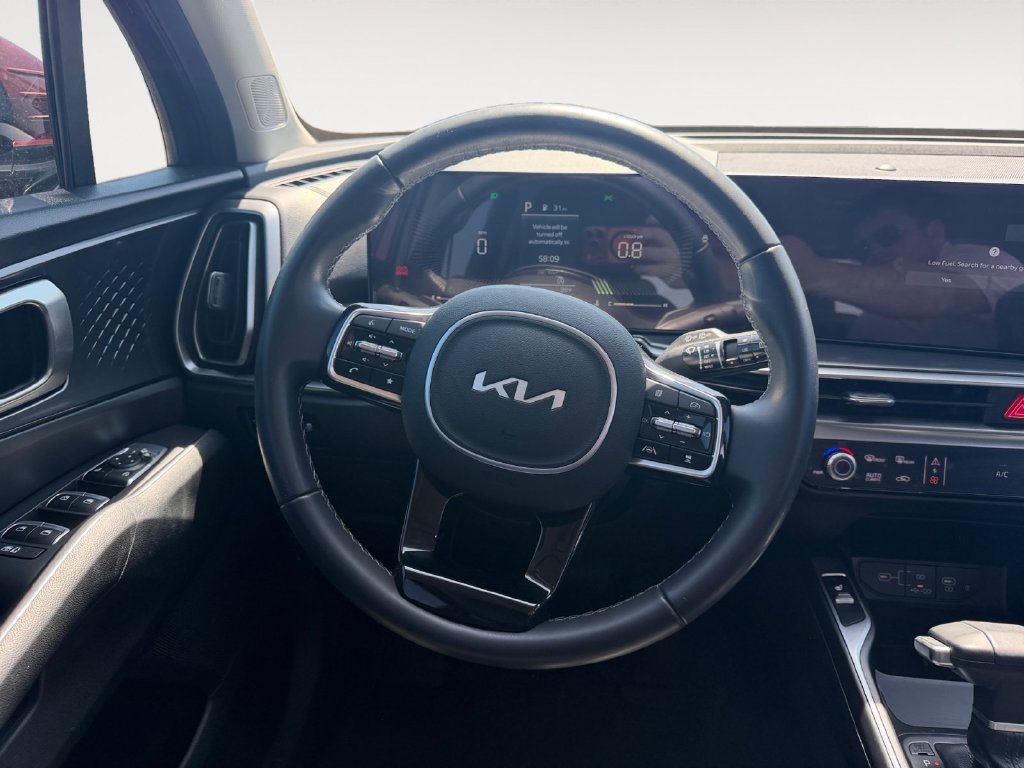 Used 2025 Kia Sorento EX w/ Panoramic Sunroof Package FWD image 12