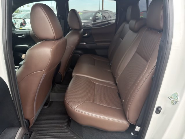 Used 2017 Toyota Tacoma Limited w/ Tow Package RWD image 20