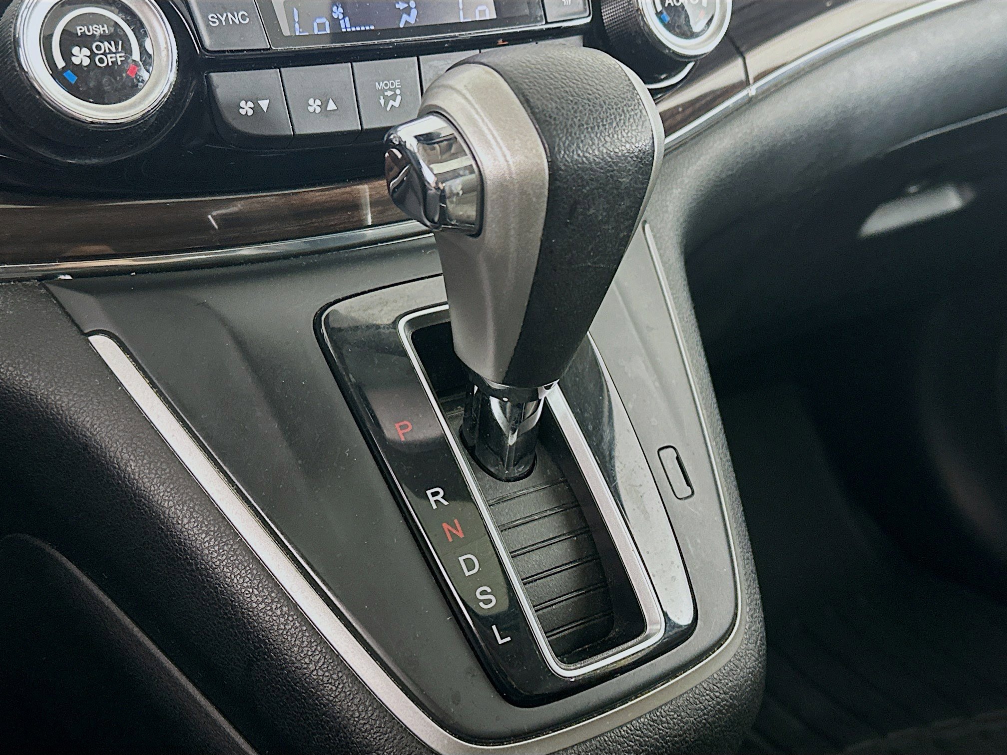 Used 2015 Honda CR-V Touring image 25