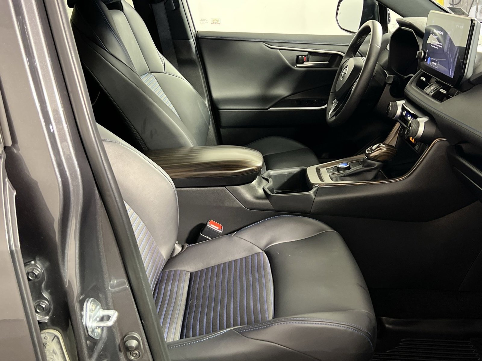 Used 2024 Toyota RAV4 XSE w/ Weather Package image 29