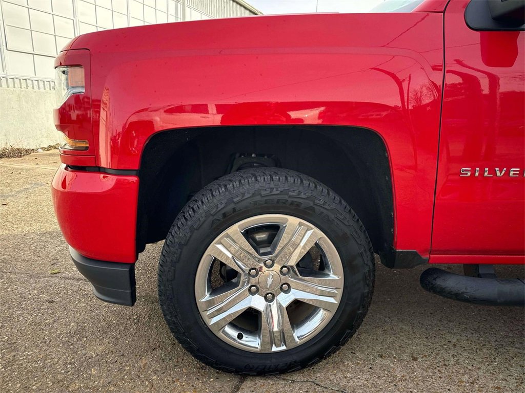 Used 2018 Chevrolet Silverado 1500 Custom w/ Trailering Package image 5
