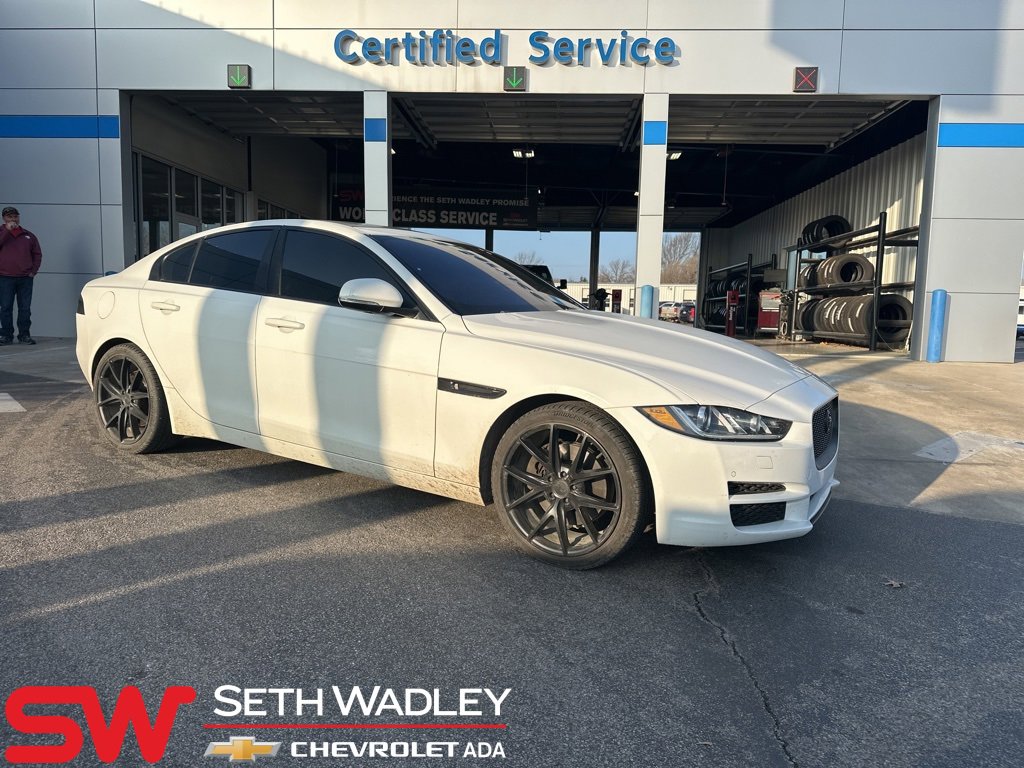 Used 2018 Jaguar XE Prestige image 1