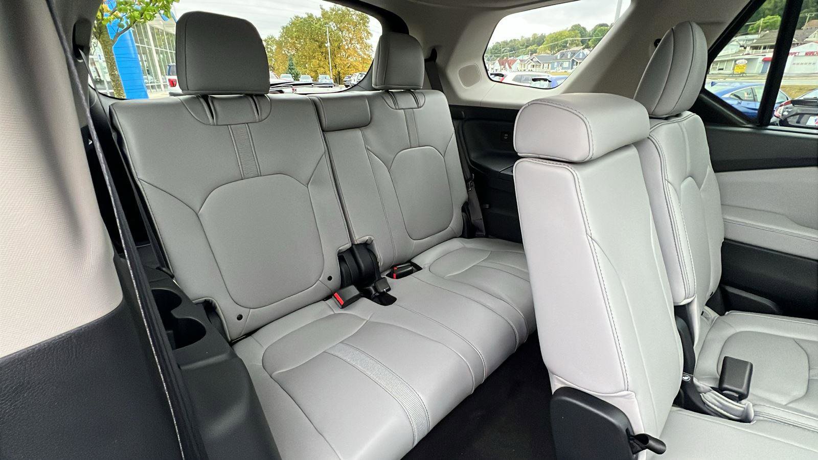 New 2025 Honda Pilot Touring image 16