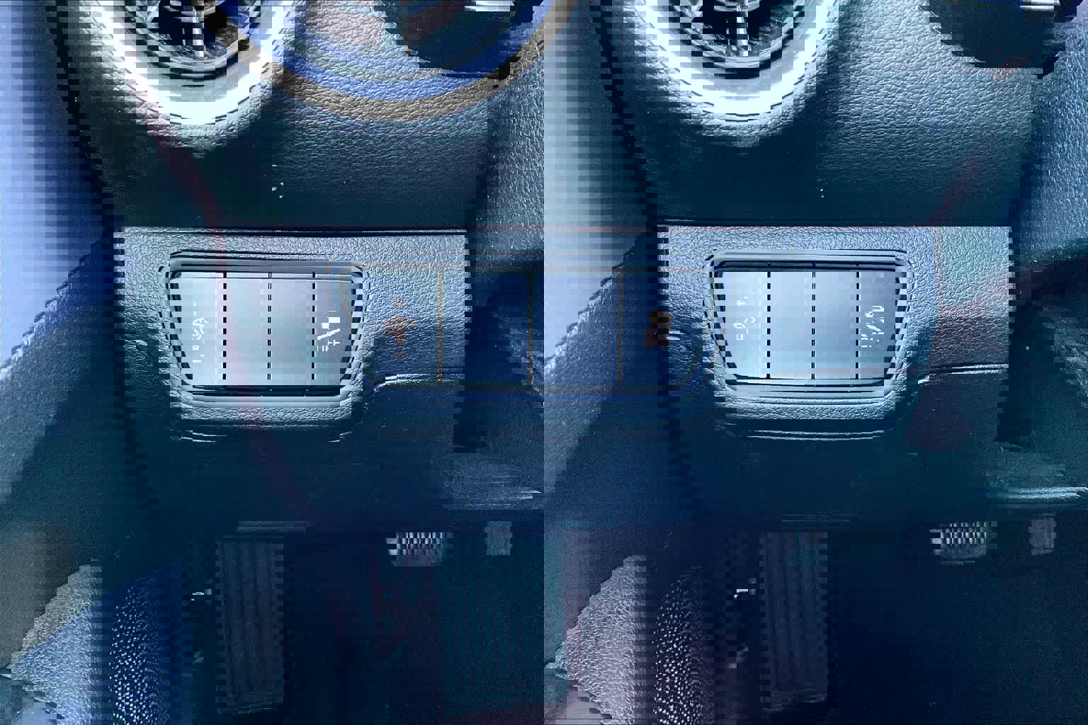 Used 2022 Kia Forte LXS image 31