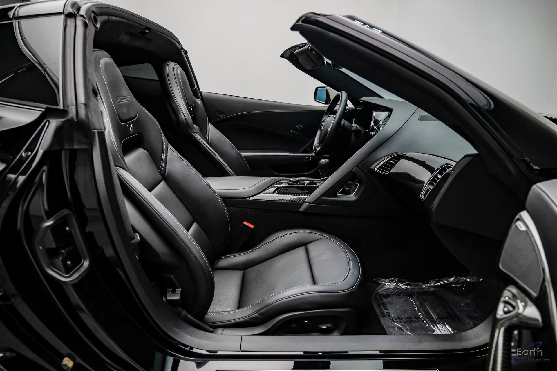 Used 2015 Chevrolet Corvette Z06 w/ 3LZ Preferred Equipment Group image 58