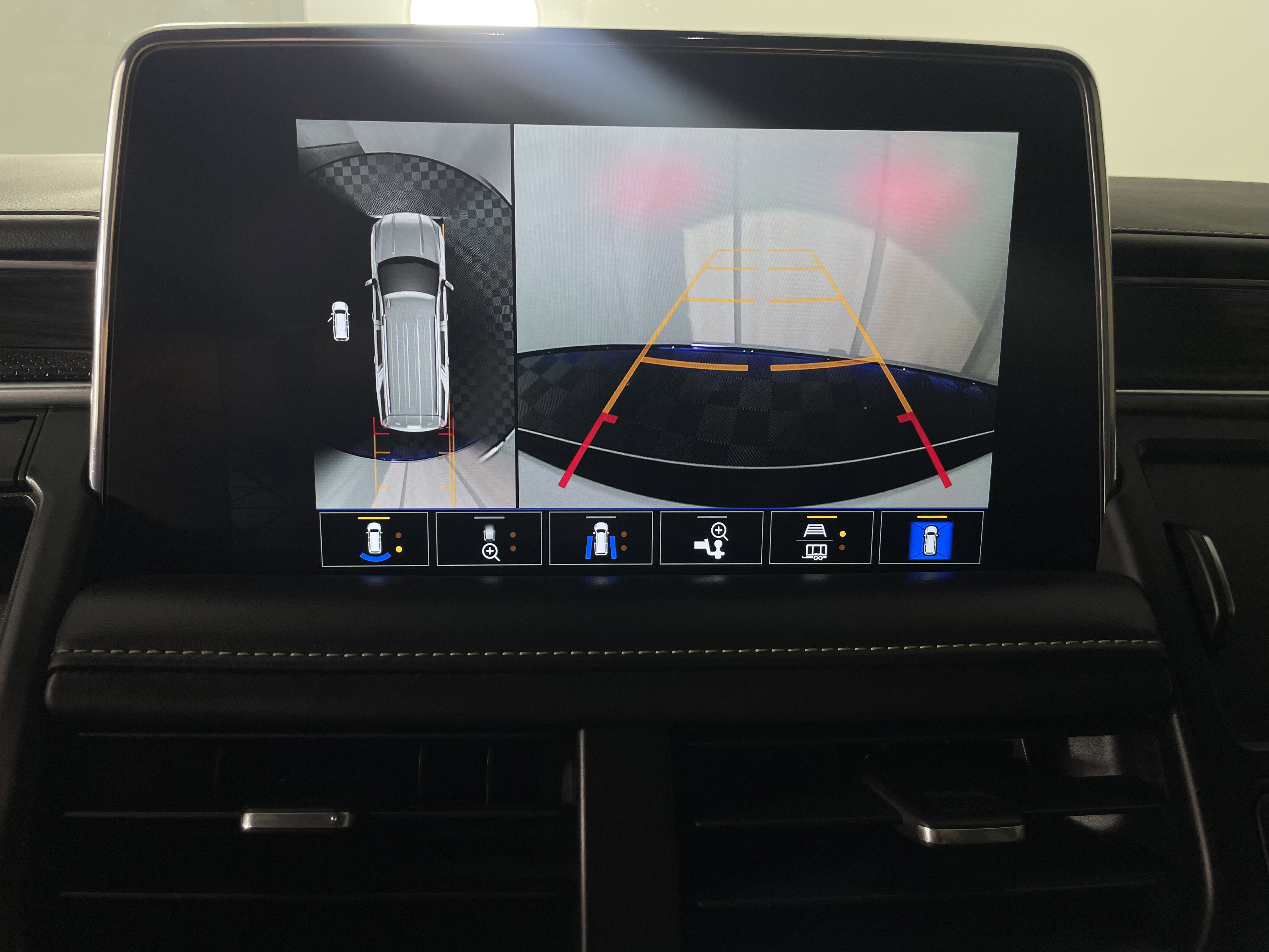 Used 2022 GMC Yukon SLT w/ SLT Luxury Package image 20