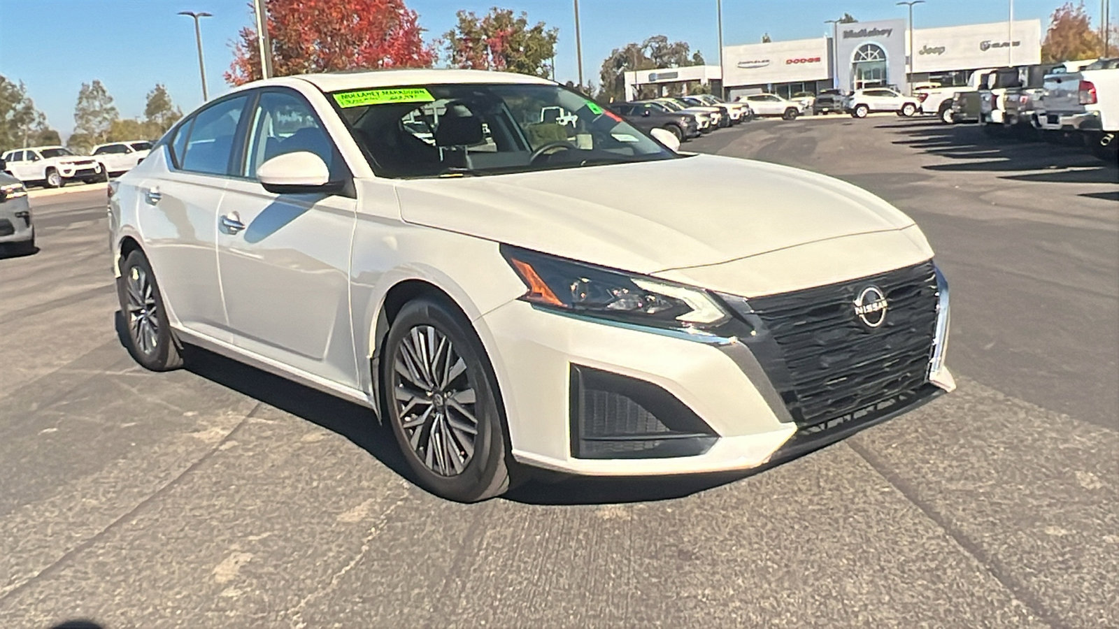 Used 2023 Nissan Altima 2.5 SV w/ SV Premium Package image 1