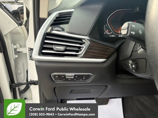 Used 2021 BMW X7 xDrive40i w/ Premium Package AWD/4WD image 15