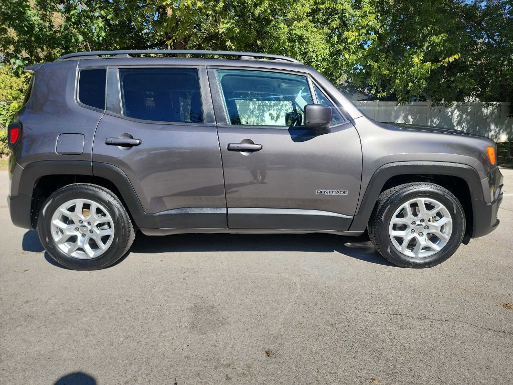 Used 2018 Jeep Renegade Latitude image 10