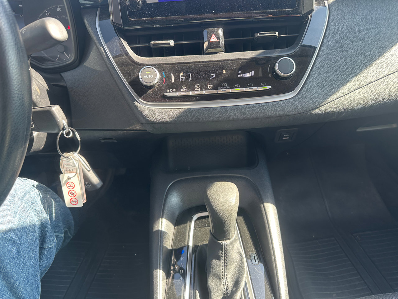 Used 2025 Toyota Corolla LE image 10