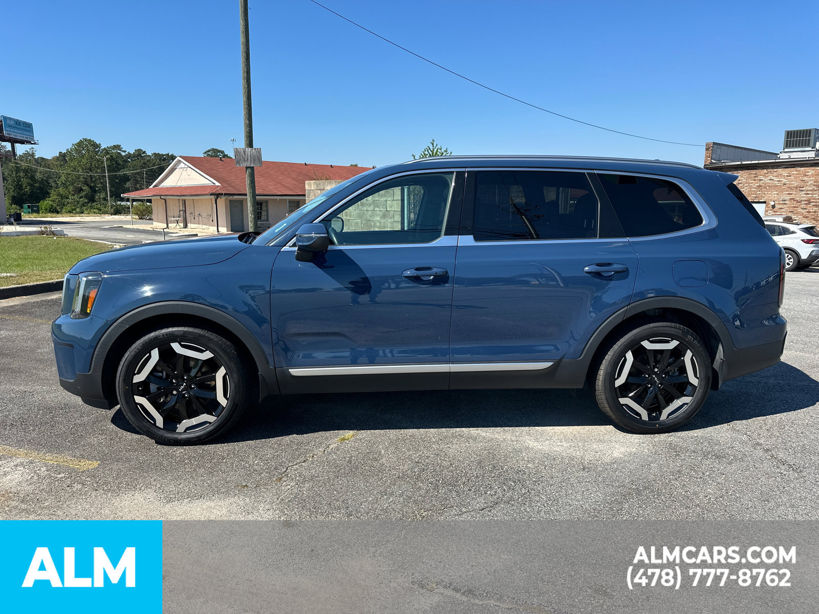 Used 2023 Kia Telluride EX FWD image 9