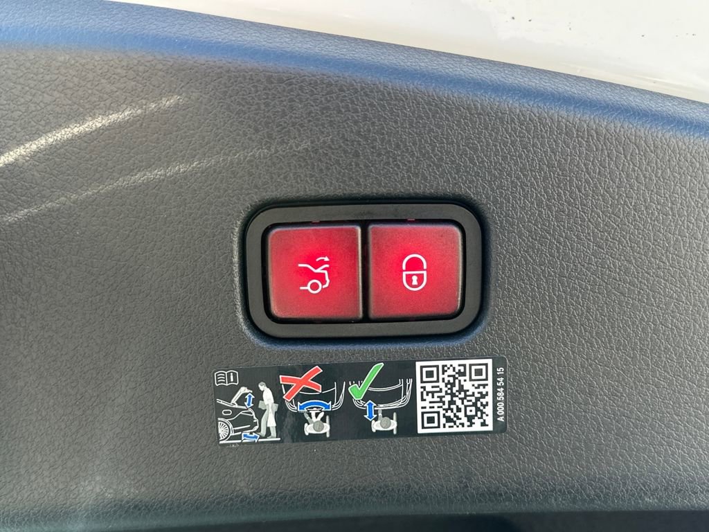 Certified 2025 Mercedes-Benz CLE 300 4MATIC Coupe image 30