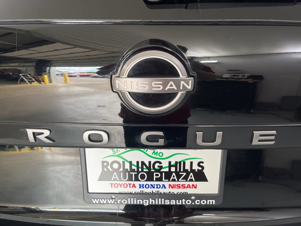 Used 2024 Nissan Rogue S AWD/4WD image 42