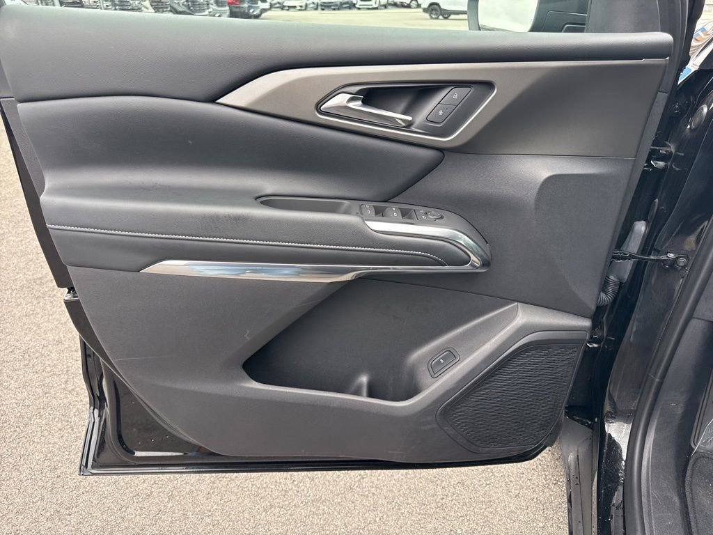 Used 2025 Chevrolet Traverse LT image 26