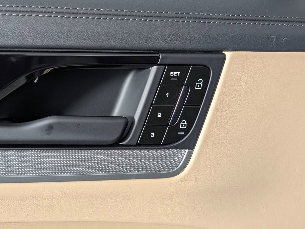 New 2026 Porsche Cayenne image 27