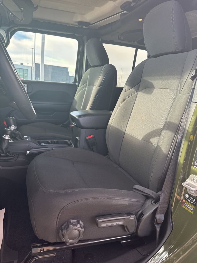 Used 2022 Jeep Gladiator Sport image 11