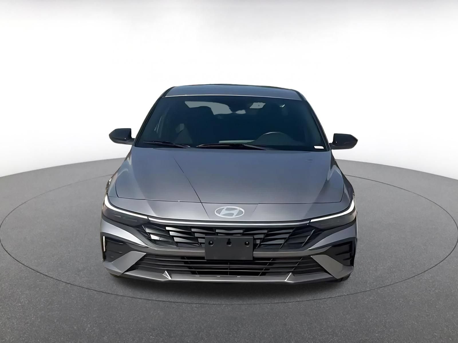 Used 2026 Hyundai Elantra Sport FWD image 3