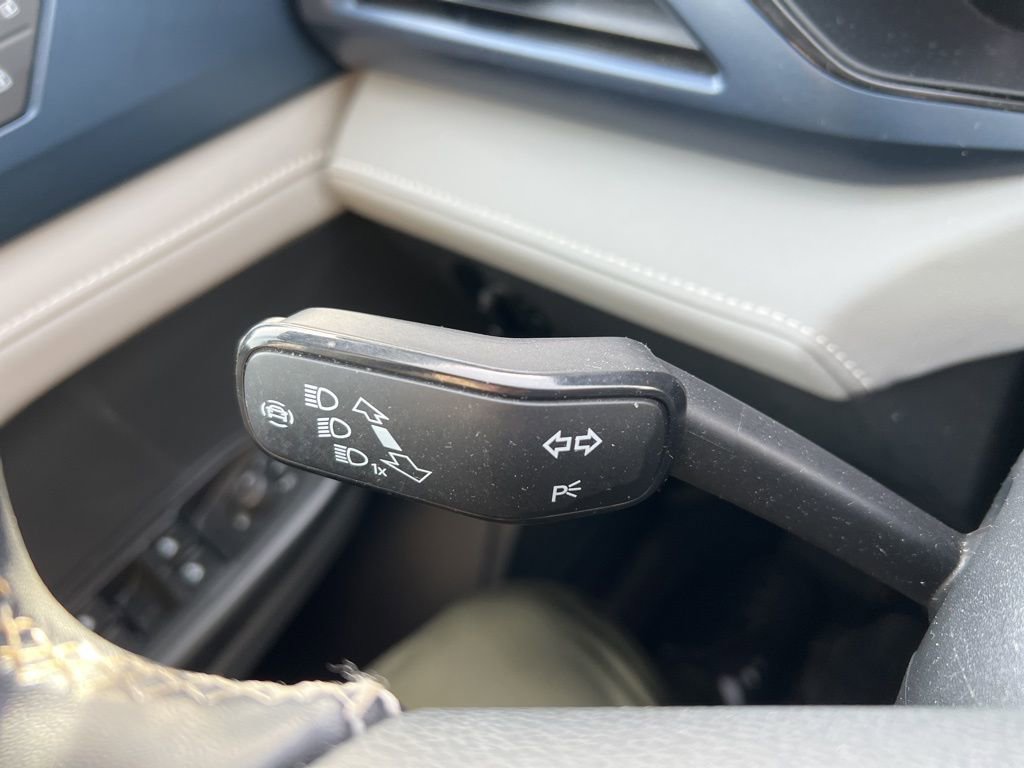 Used 2024 Volkswagen Taos SE image 14