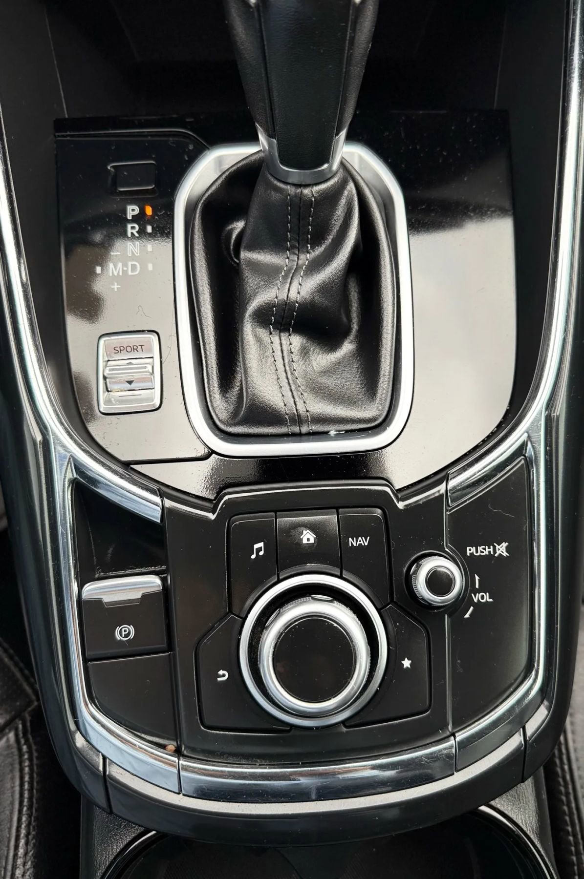 Used 2018 MAZDA CX-9 Touring image 17