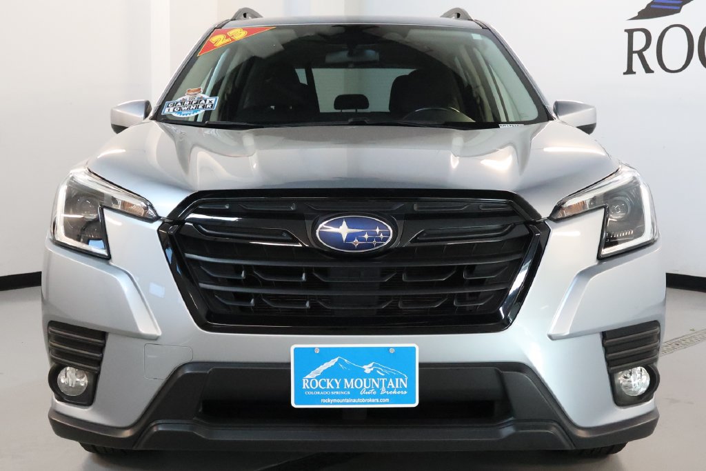 Used 2023 Subaru Forester Premium AWD/4WD image 3