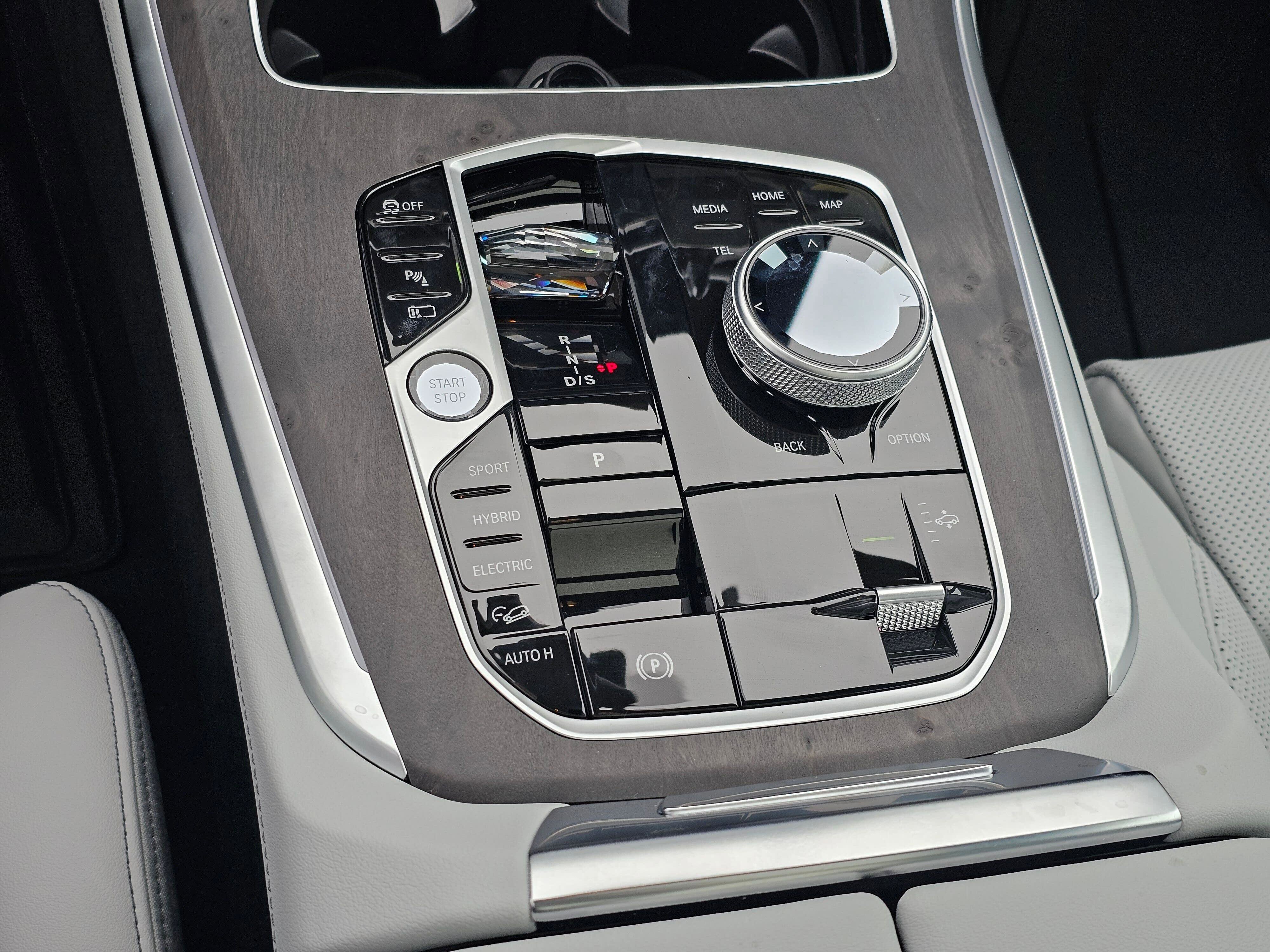 New 2026 BMW X5 xDrive50e w/ Executive Package image 23