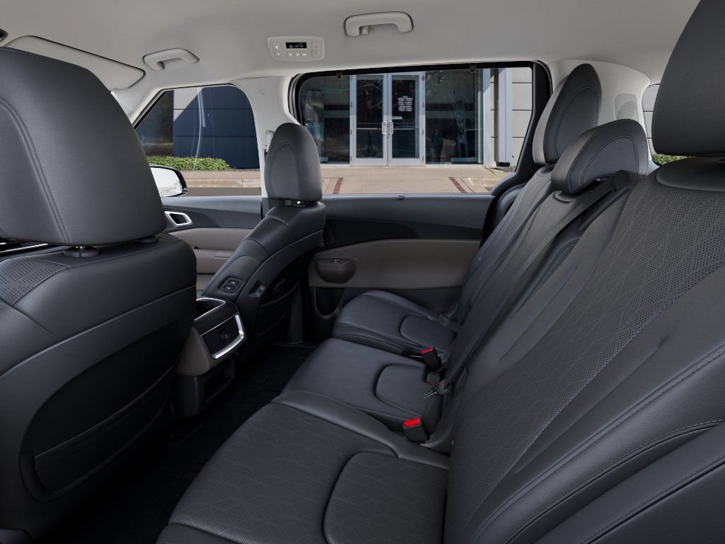 New 2026 Kia Carnival EX FWD image 22